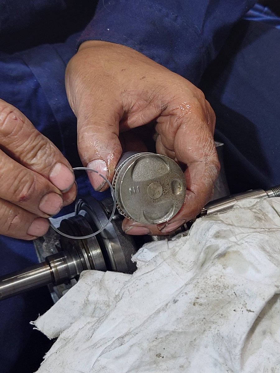 ホーク　前後18インチ　業者塗装　実働外し ホーク 前後18インチ 業者塗装 実働外し - メルカリ