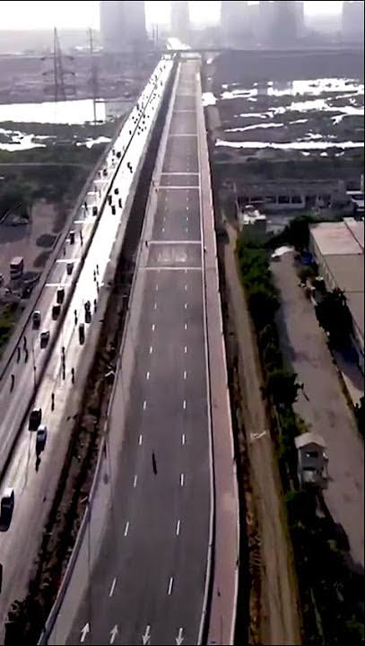 KaleriGulsher's tweet image. A new route, a new relief! 🚗 The #TajHaiderBridge brings smoother traffic and shorter commutes — Karachi moves forward with pride and progress! 🌆 #KarachiDevelopment
#TajHaiderBridge