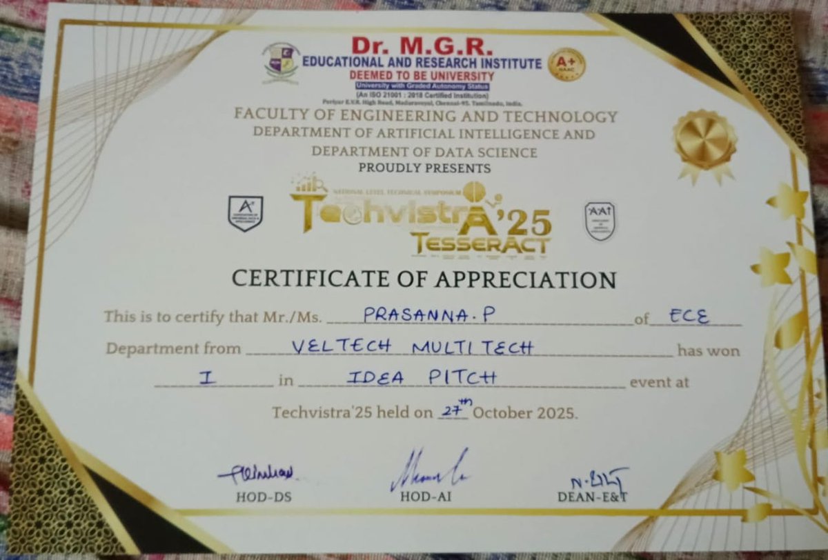 VelMultitech99's tweet image. Nidhish S.Ha.K.P and Prasanna P from the Department of ECE (Batch 2025–2029) have secured 1st Place 🥇 in the National-Level Ideapitch Contest at Techvistra ’25, organized by Dr. MGR Educational and Research Institute on 28.10.2025.

Kudos to the team
#VelTechMultiTech #ECE