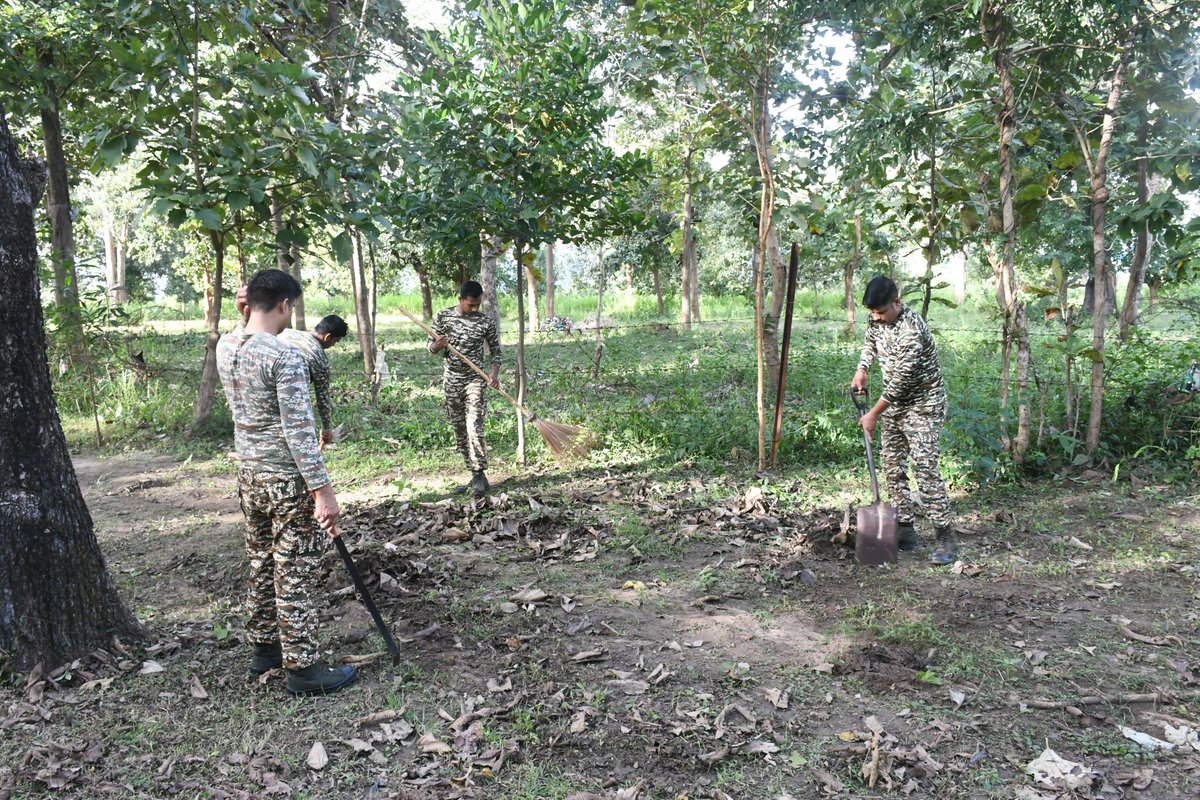 111CRPF's tweet image. #Special Campaign 5.0::  111 BN CRPF conducted Special Campaign 5.0 for institutionalizing Swachhata and minimising pendency.