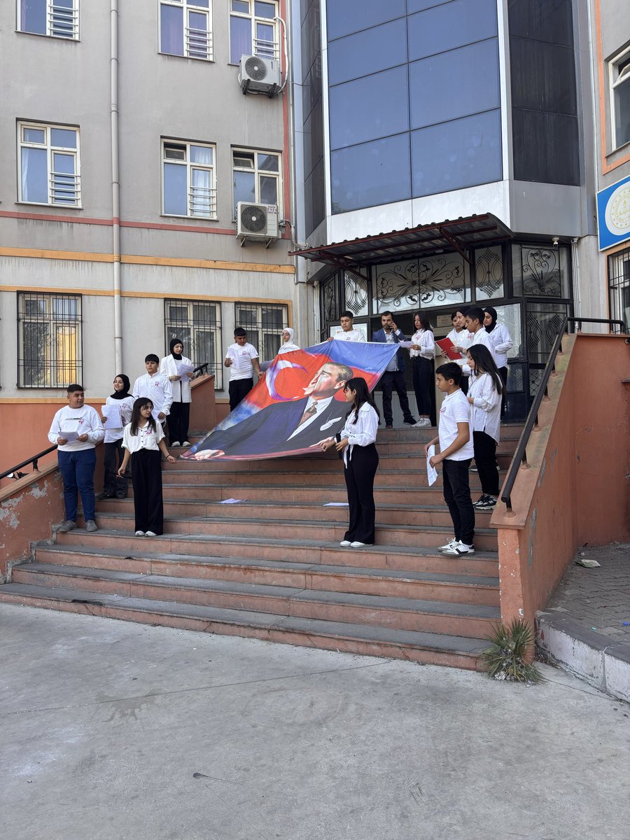 NizipCmtal's tweet photo. 29 Ekim Cumhuriyet Bayramımız kutlu olsun. Nice 102. yıllara. 🇹🇷🇹🇷🇹🇷 https://t.co/HV3hWZn3iU