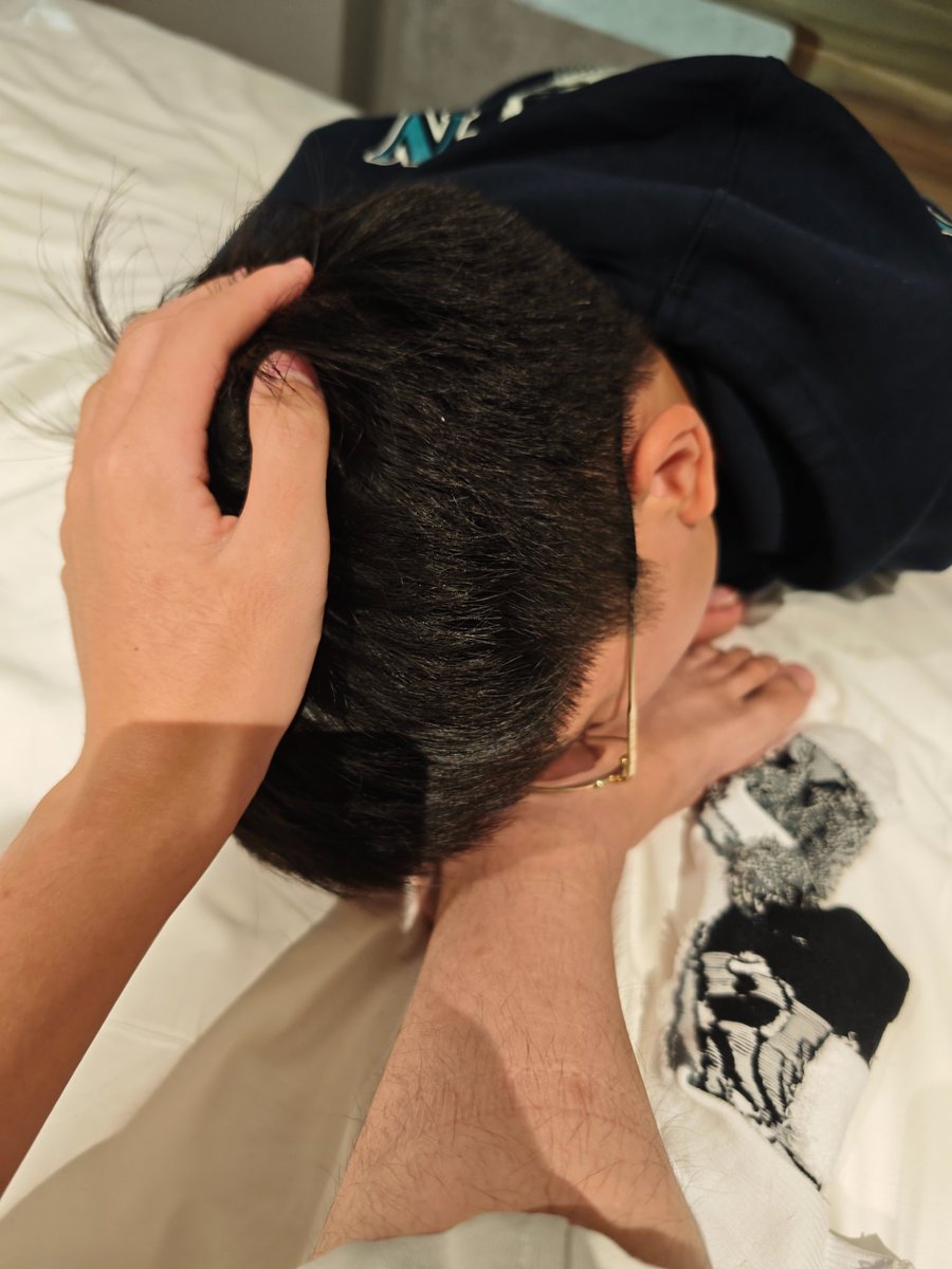 他说我脚香香的