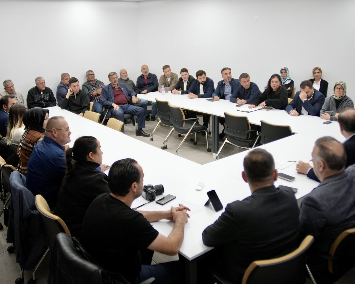 Her bir teşkilat mensubumuzun fikri, emeği ve gayretiyle daha güçlü bir Mudanya için istişareyle ve hizmetle yol alıyoruz.

Bu davanın yükünü omuzlayan, gönlünü ortaya koyan tüm dava arkadaşlarıma yürekten teşekkür ediyorum.

📍İlçe Danışma Meclisi Toplantısı