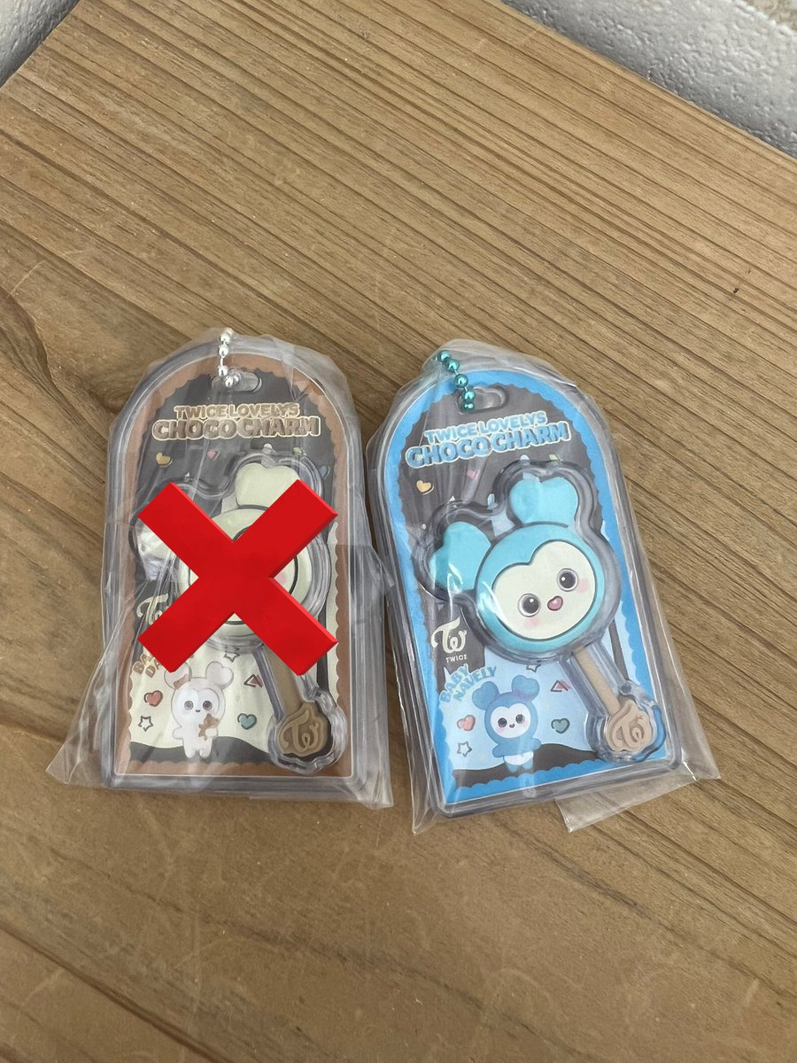 okkake148's tweet photo. TWICE LOVELYS チョコがけボーロ&amp;チャーム 交換

譲　ナヨン　ダヒョン
求　モモ

郵送での交換希望です📮
よろしくお願い致します！
#TWICE交換
#TWICE
#twice交換
#twice https://t.co/KL7PYDXaLF