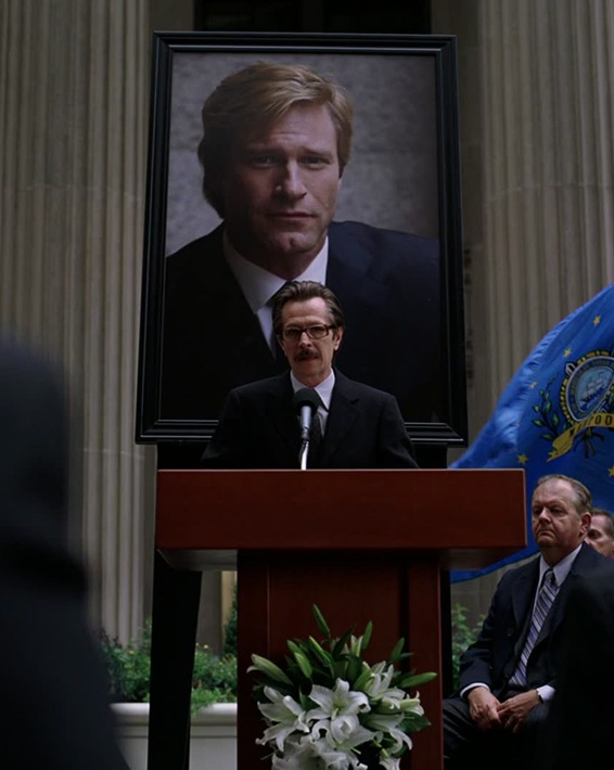 TwoFaceLH's tweet photo. (An alternate take for the Dark Knight, if Harvey survived. ) 

Two-Face's legacy.
After the Joker held Gotham in a stranglehold of terror, Harvey Dent lost his sanity. 

After a brief struggle with the Batman, Harvey was presumed dead. At least, by the city.
1) https://t.co/j6N7s1BhpP