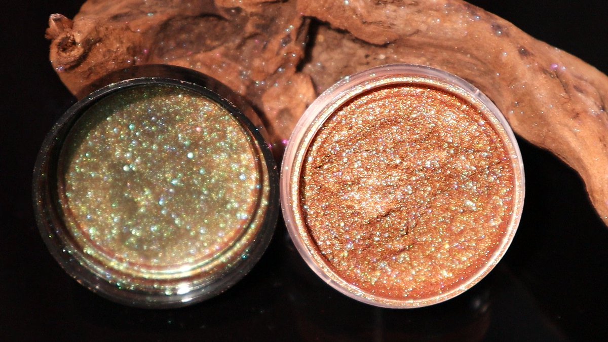 ColorayCosmetic's tweet image. Titanium-free innovation: The metallic color-changing series uses titanium-free multi-layer coating technology to achieve a super strong metallic shimmering luster and a magical color-reflecting effect that changes with the angle of view. #coloray #pigment