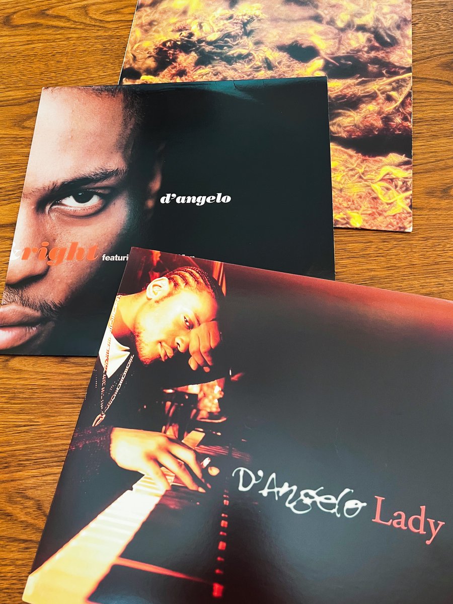 D’Angelo追悼特集を聴いて、色々と聴きたくなりますね。
皆さんはD’Angeloのどの曲がお好きですか？
私のイチオシはAfrica (from Voodoo)です。
気に入ったらThe Roots の “The Return To Innocence Lost” や Prince &amp; The Revolution “I Wonder U” も聴いてみてください。