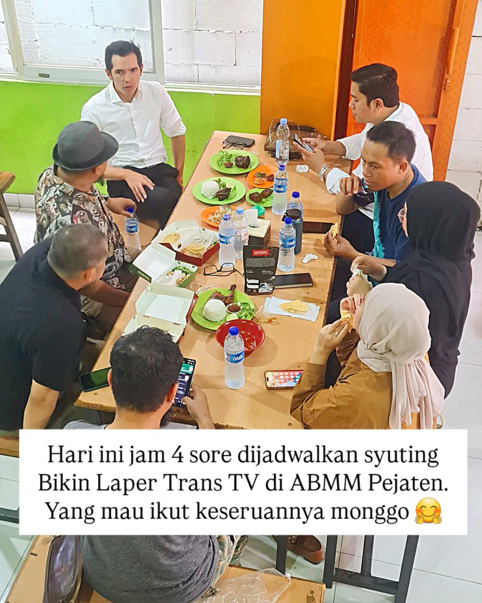 Alhamdulillah Promosi Gratis

InsyaAllah sore ini gaesss. 
Yang mau mampir dan jajan di @outletmasmono Cabang Pejaten - Pasar Minggu, Jakarta Selatan berhak mendapatkan buku saya Rezeki Diantar GRATIS !!! 🔥

Siapa tahu ikut ke syuting dan masuk tipih. Semoga muwat. Halaaahh....