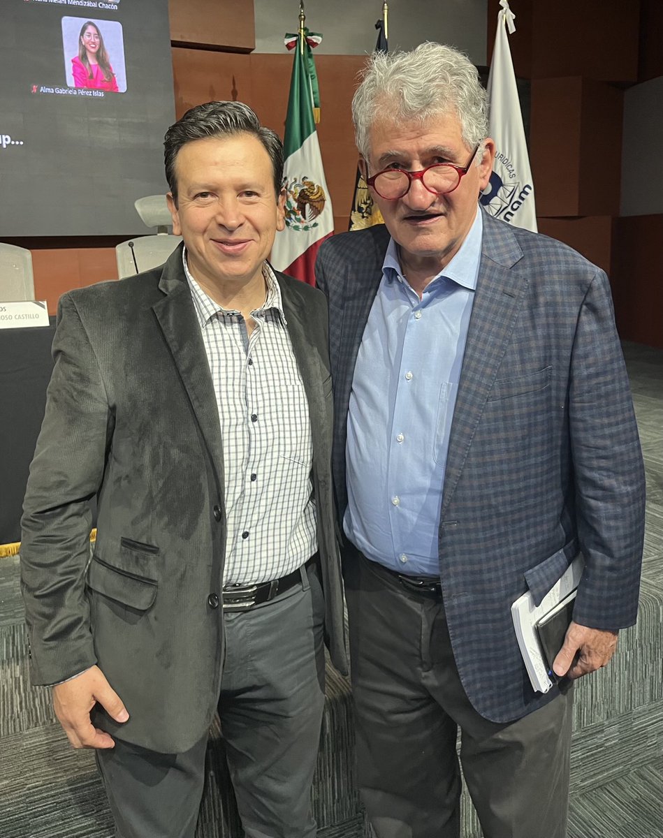 Me dió mucho gusto coincidir y conversar con el destacado jurista laboral Arturo Alcalde Justiniani, habido en temas de democracia sindical y contratación colectiva entre otras aristas del mundo del trabajo.