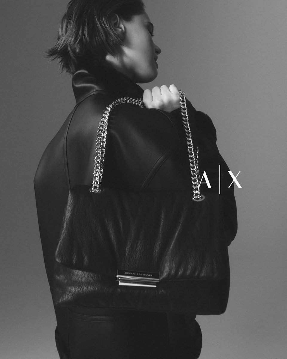 最終値下げ　最高級　GIORGIO ARMANI アルマーニネイビー　シェブロン オンラインストア限定】 ARMANI EXCHANGE (アルマーニ