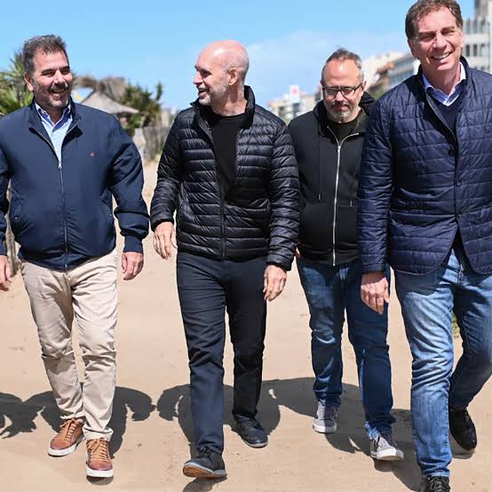 Literalmente, todo el Larretismo del 2023 son las principales figuras del Mileismo actual. Por su parte, el mileismo es una oda a la mamada hacía el Larretismo que supieron odiar.