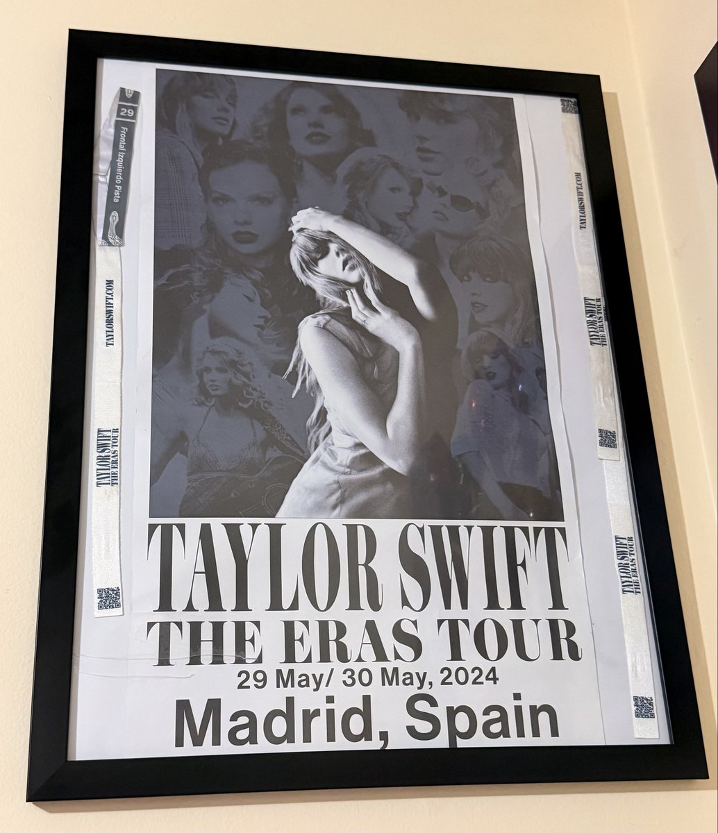 MidnightInStyle's tweet image. I got my poster from the eras tour up FINALLY 🥹 also put my bands along with her ❤️