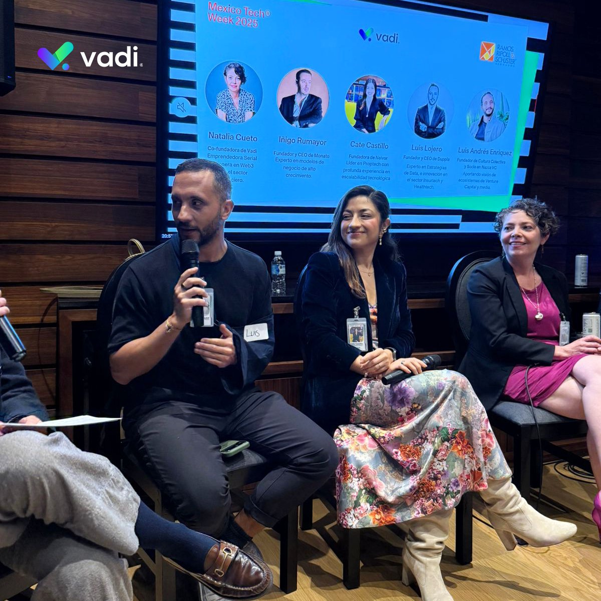 vadilatam's tweet photo. Seguimos inspirados después de #FounderConfessions💡
Escuchar a tantos fundadores compartir sus historias reales nos recordó por qué amamos ser parte del ecosistema tech. Gracias a todos los que hicieron de este encuentro parte de #MexicoTechWeek2025 

 #VadiLatam #MexicoTechWeek https://t.co/gXWdo9ycea
