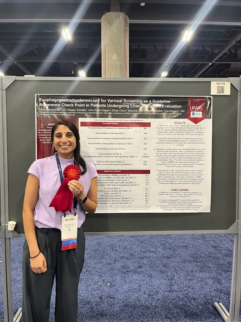 🎉 Congratulations to Dr. Suria Devarapalli, PGY-3 at @UAMSMedicine, for receiving a Research Award for her study:

“Esophagogastroduodenoscopy for Variceal Screening as a Guideline Reference Checkpoint in Patients Undergoing Liver Transplant.”

👏 Outstanding work 👏