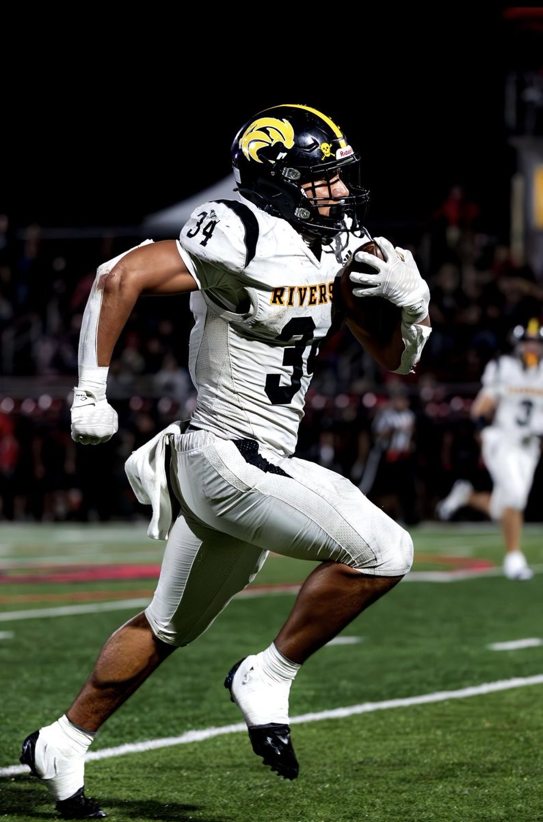 Regular Season Highlights!
⚡️1,555 Rushing Yards
⚡️189 carries
⚡️8.2 YPC
⚡️161 receiving yards
⚡️1,835 All Purpose Yards
⚡️24 TD
<a href="/AllenTrieu/">Allen Trieu</a> <a href="/ChadSimmons_/">ChadSimmons</a> <a href="/GregSmithRivals/">Greg Smith</a> <a href="/SWiltfong_/">Steve Wiltfong</a> <a href="/JaredLuginbill/">Jared Luginbill</a> <a href="/CharlesPower/">Charles Power</a> <a href="/DemetricDWarren/">Demetric D. Warren</a> 
hudl.com/v/2Sn2vg