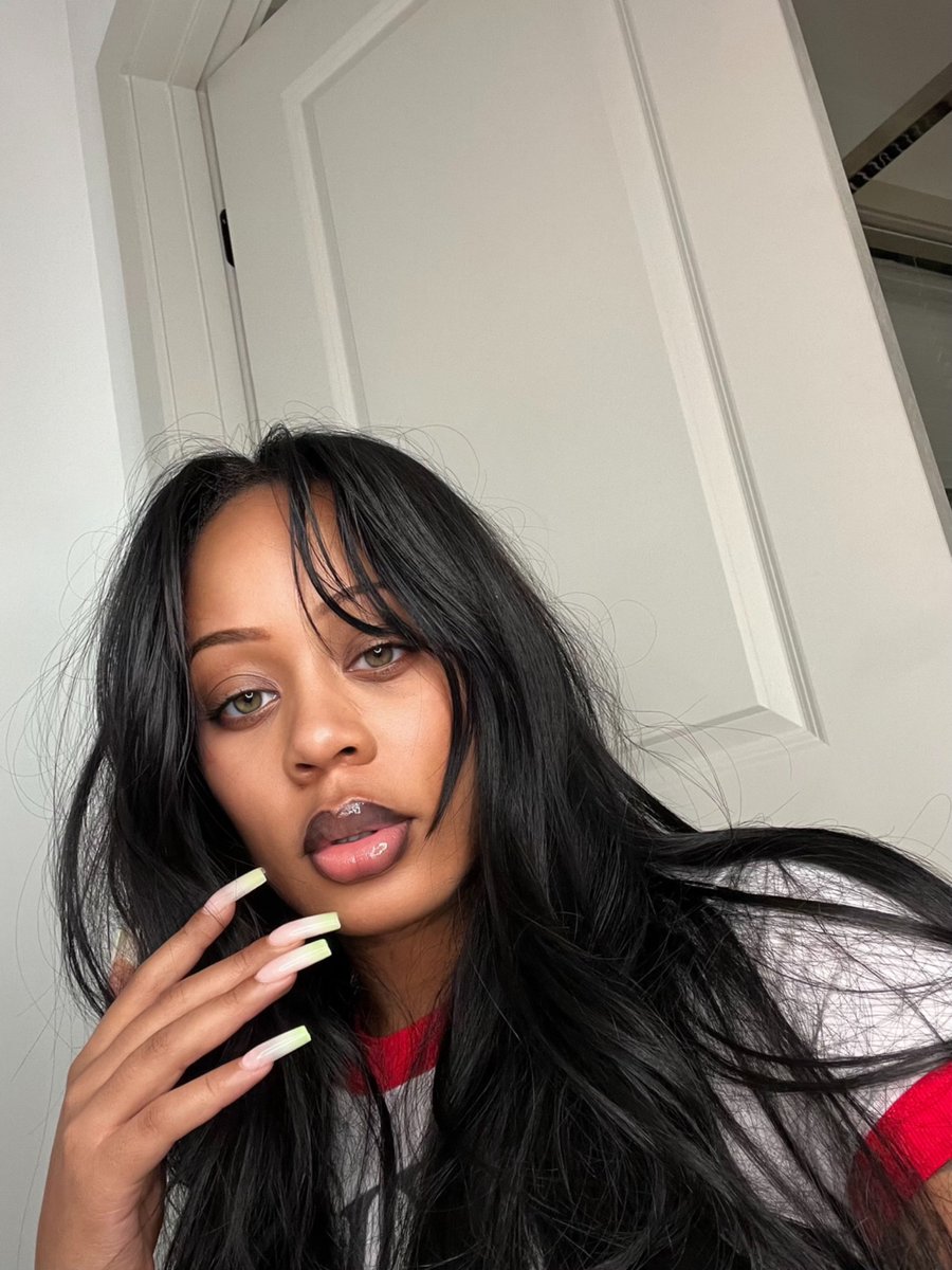 Lola Vex tweet media