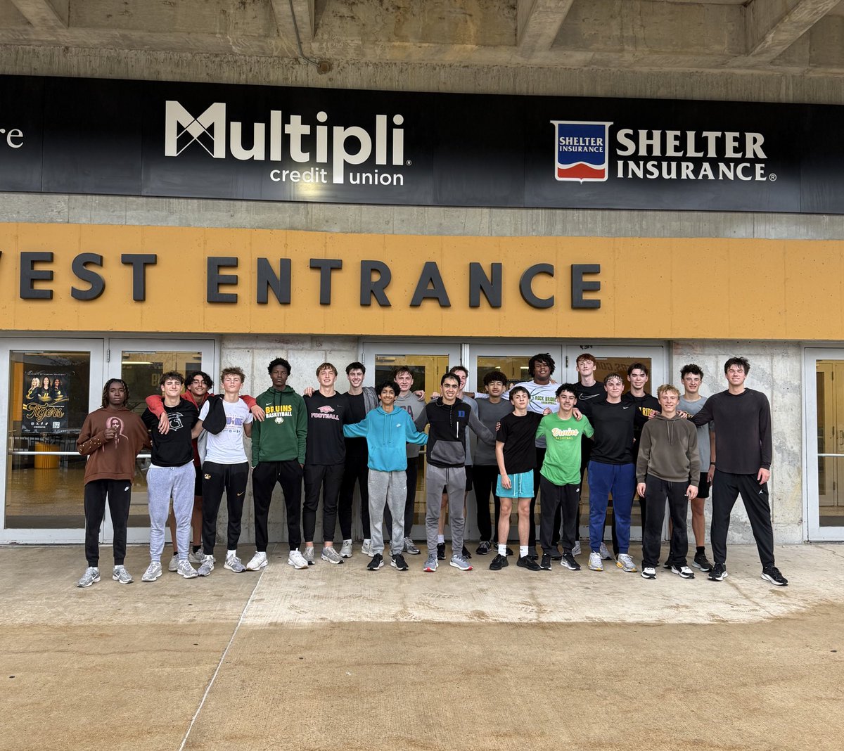 Rock Bridge Boys Basketball tweet media