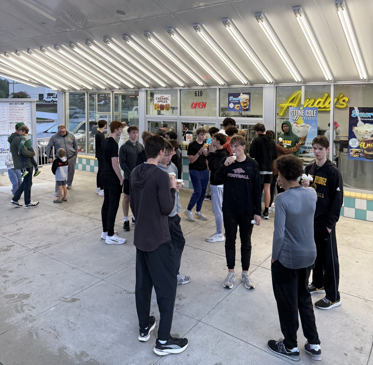 Rock Bridge Boys Basketball tweet media