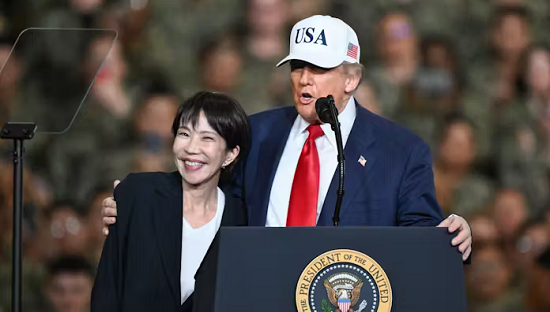 高市と日本政府、あまりに卑屈すぎる。６４歳の総理大臣が舌出してぴょんぴょん飛び跳ねて、ここまで媚態を売って喜び組パフォーマンスで接遇しなきゃいけないのか。日本の名誉を傷つける恥さらしの愚行。どうしてマスコミは批判しない。大越健介とか千々岩森生とか、高市を持ち上げまくりじゃないか。