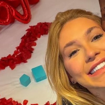 2025 é nosso! 💖💜💙#NewProfilePic <a href="/BlondeMVP/">victor 🇻🇦</a>