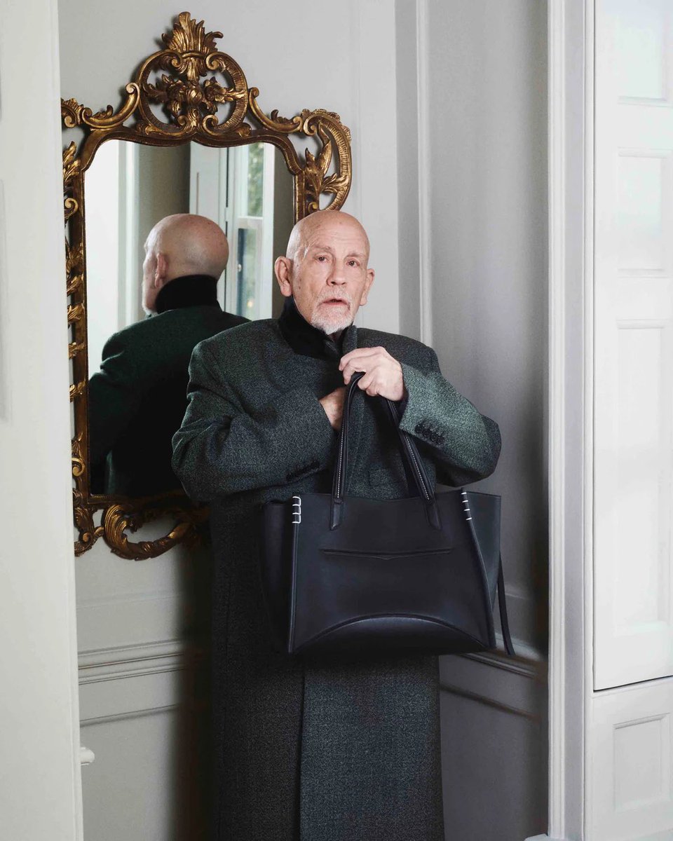 JW ANDERSON（UNIQLOじゃない方）のキャンペーンは、
#JohnMalkovich
久しぶりに見かけるけど、元々禿げてるからあんまり老けた感じしない。個人的には、好きな俳優のひとりです。