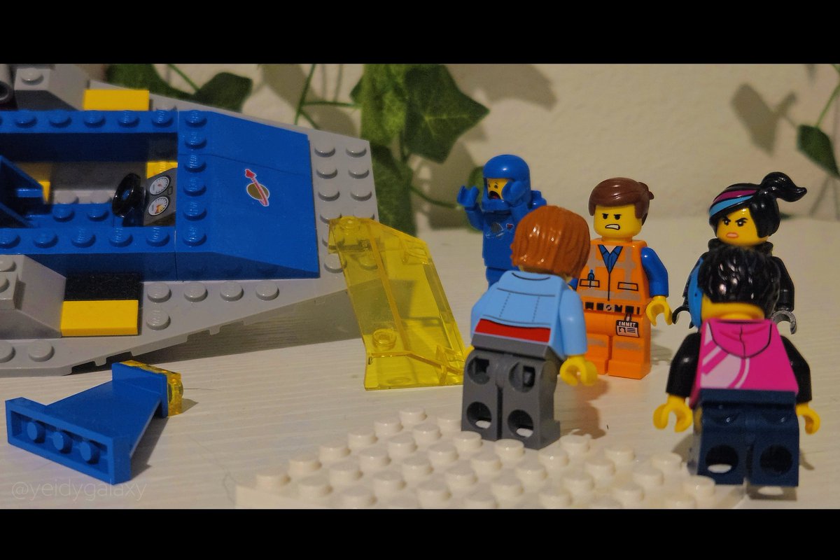 Heey just wanted to share something silly and random

(Those are Emmet and Lucy's love children btw, Leroy and Evie) ^^

#LEGO #thelegomovie