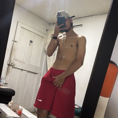 Sebastian_pelae's tweet photo. #NuevaFotoDePerfil https://t.co/n2G7xzBqlu