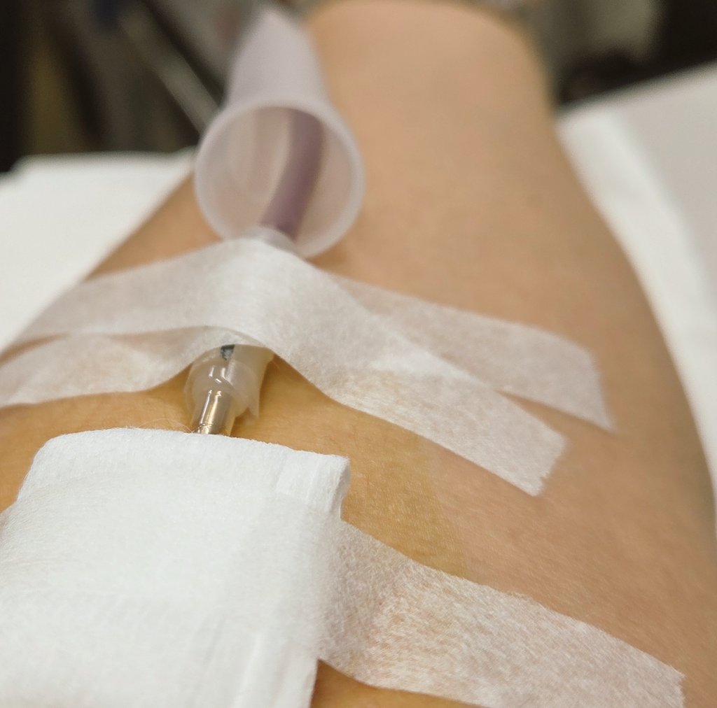 献血中でござるよ