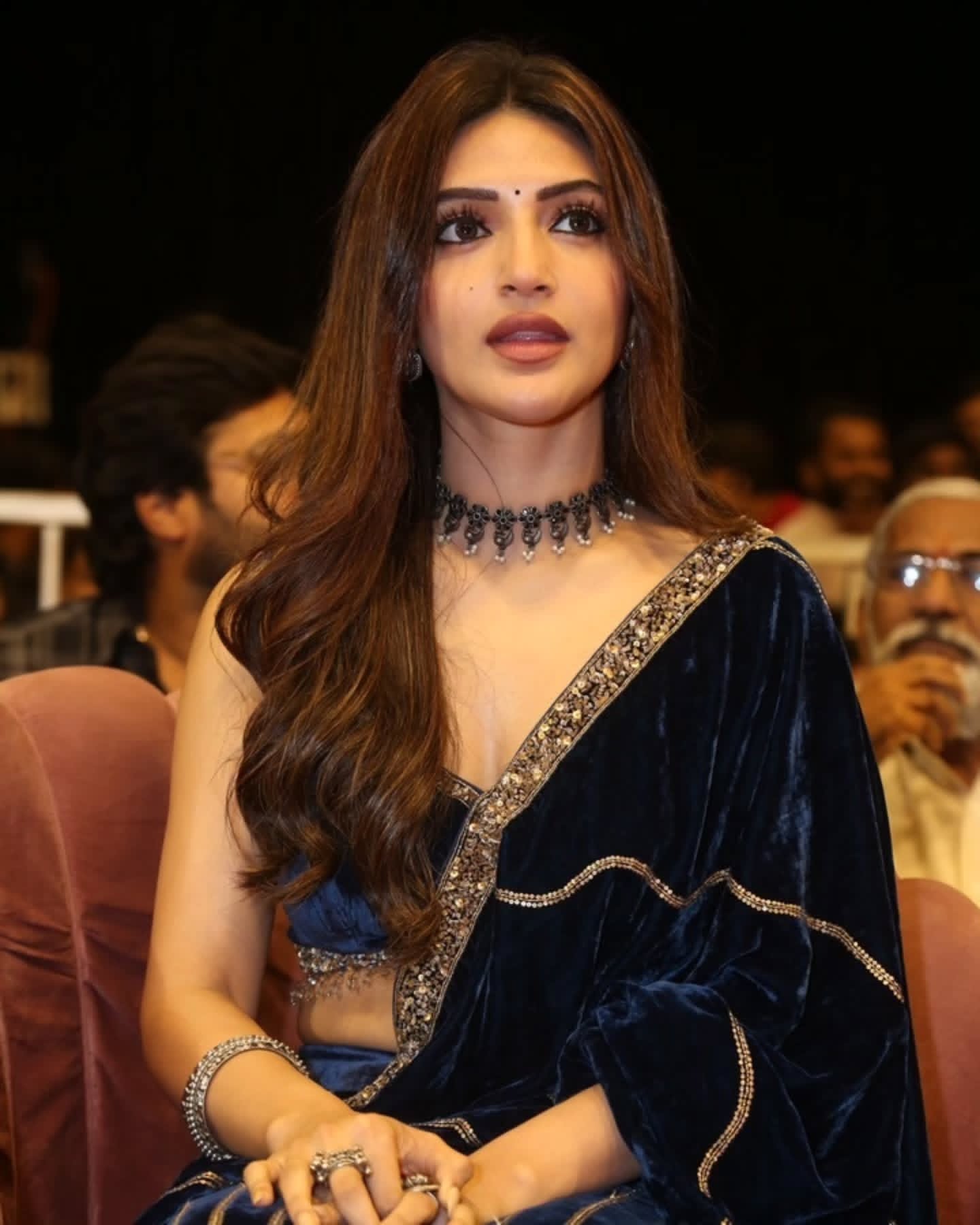 G4ZHxUqasAApgxy?format=jpg&name=large