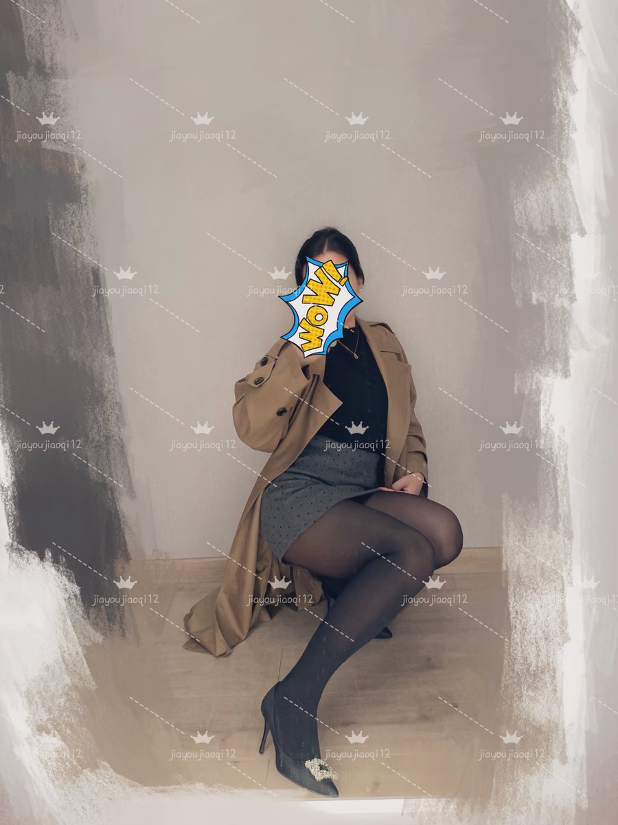 娇妻的入冬穿搭，项链吸引的是那对被紧身毛衣包裹的酥胸，微透的厚黑自然是这个季节的常搭，这双水钻高跟鞋在我看来也是速攻鞋之一，外人看来的端庄得体实则另一面是反差至极。#教师 #人妻 #反差 #淫妻 https://t.co/SVYvLk47q6