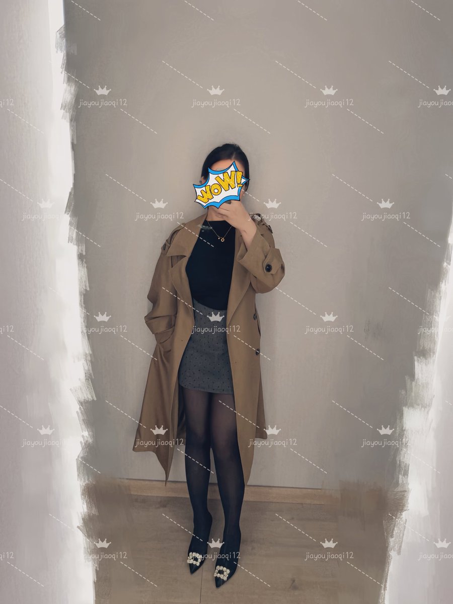娇妻的入冬穿搭，项链吸引的是那对被紧身毛衣包裹的酥胸，微透的厚黑自然是这个季节的常搭，这双水钻高跟鞋在我看来也是速攻鞋之一，外人看来的端庄得体实则另一面是反差至极。#教师 #人妻 #反差 #淫妻 https://t.co/SVYvLk47q6