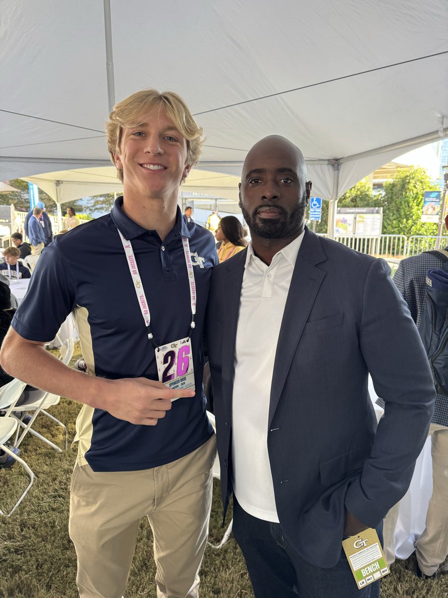 Had a Great Visit to Georgia Institute of Technology cant wait to be back! #Stingem <a href="/Coach_KJones7/">Kobie Jones</a> <a href="/corypeoples/">Coach Peoples</a> <a href="/CoachWGarner/">William Garner Jr.</a> @Coach_Kpope <a href="/romandg3/">Roman Goode</a> <a href="/CoachBrock50/">Nathan Brock</a> @CoachTMcknight <a href="/Q_Jones2/">Quentin Jones "Coach Q"</a> <a href="/CoachAlexMathis/">Coach Alex Mathis</a> <a href="/CodyCollinsGT/">Cody Collins</a> <a href="/GeorgiaTechFB/">Georgia Tech Football</a> @coachdaniels06 <a href="/mobounce2dounce/">mobounce2dounce</a>