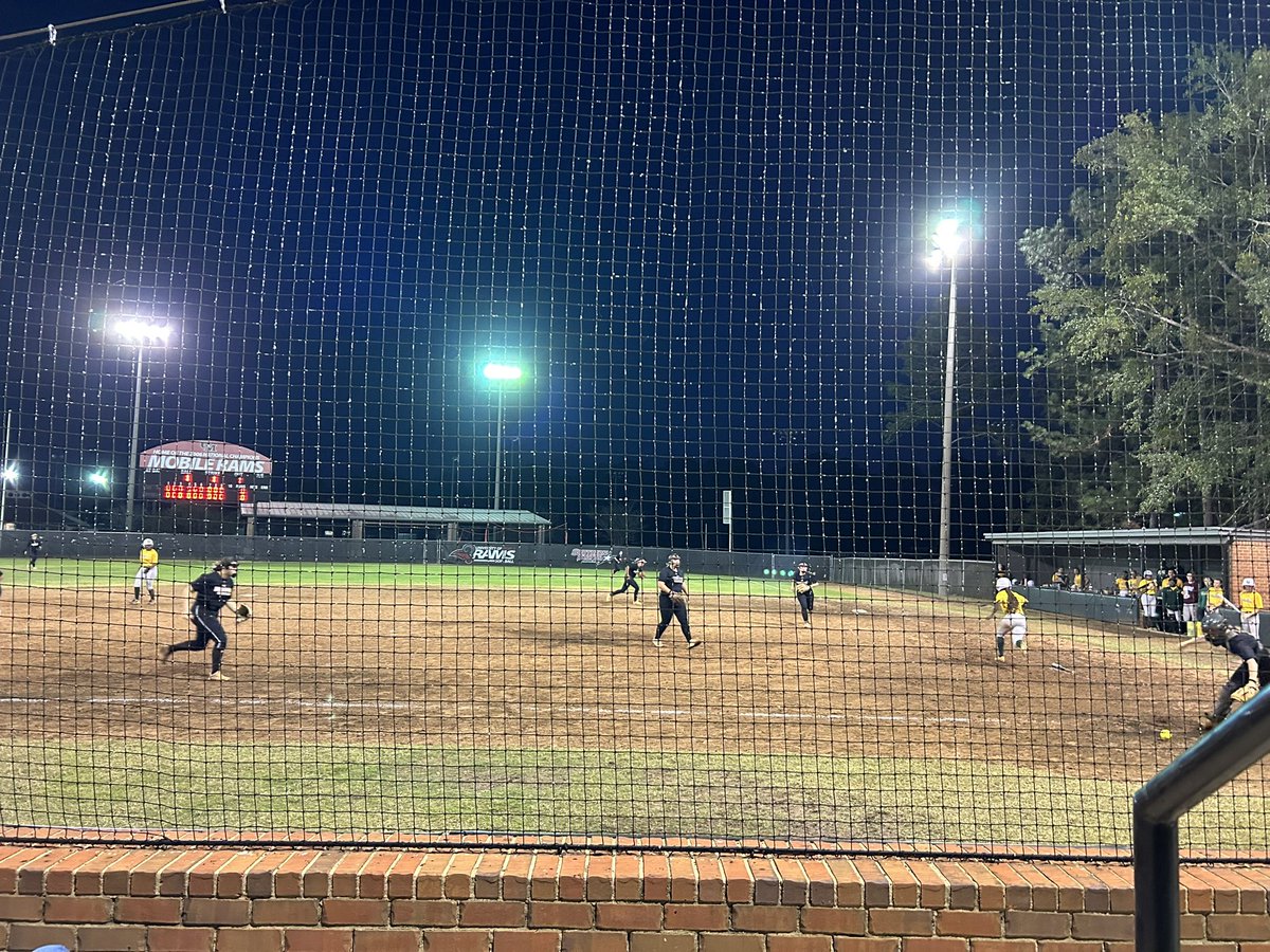 A great night for some fall softball at <a href="/UMRamSoftball/">Alison Sellers-Cook</a>! 

<a href="/BSherSB/">Barb Sherwood</a> <a href="/Athletics_2027/">SoCal Athletics 2027 National Mclemore</a>