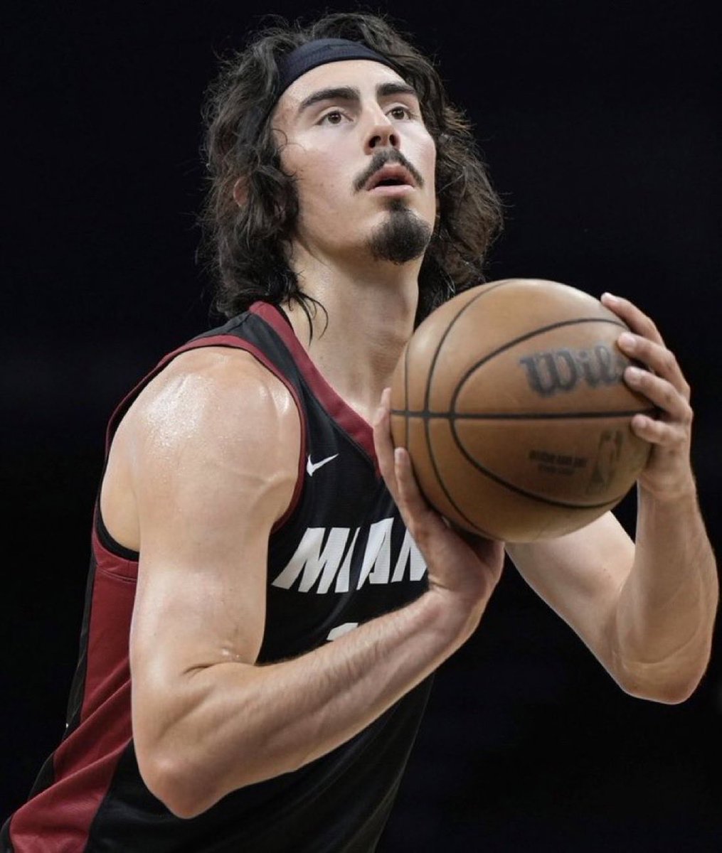 TheHoopCentral's tweet image. Jaime Jaquez Jr. tonight:

28 Points
5 Assists 
4 Rebounds 
9/14 FGM
2/4 3PM
8/8 FTM
+43 +/-
28 Minutes