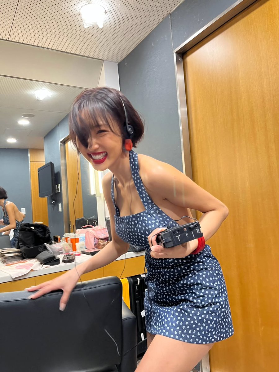 Just finished my stages for 'Good Goodbye'! Thank you for everyone who supported the song.

I hope u get some comfort in knowing that not all goodbyes have to be ugly. It can be quiet, profound, and beautiful. You're giving yourself the grace to let go &amp; choose yourself instead.