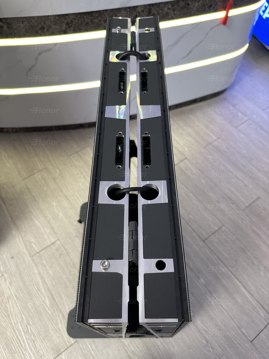 Joycehonorled's tweet image. Indoor Die cast aluminum LED POSTER 

-Seamless Combine 8pcs max
-Support WIFI, USB, Bluetooth
-High refresh rate 7680hz
Size: 640*1920mm

Whatsapp Joyce +86-13978333989

#ledposter #posterdisplay #ledposterdisplay #ledposterscreen #LED디스플레이 #LED올인원솔루션 #LED컨트롤러