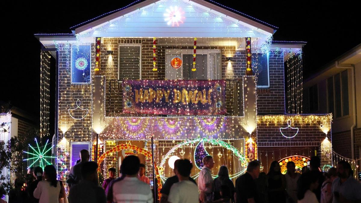 the_hindu's tweet image. #NewsAnalysis | A section of the Indian diaspora has attracted attention for its display of faith and culture, crossing the limits of acceptable public behaviour in developed countries. The immersion of #Ganapati statues in water bodies and the display of #Deepavali fireworks in