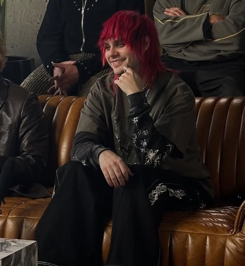 dolly ⚓︎ EASIER TO MORE tweet media