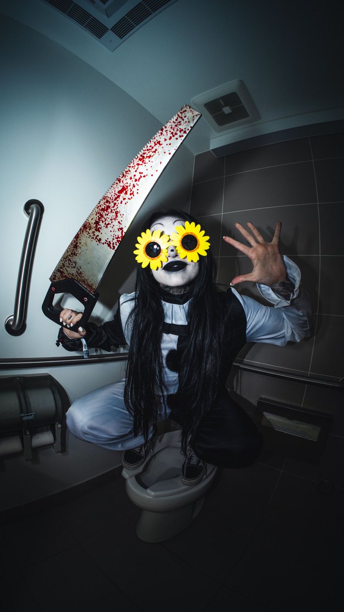 hvdesmusic's tweet photo. more of my terrifier costume https://t.co/ka9nU15kNr