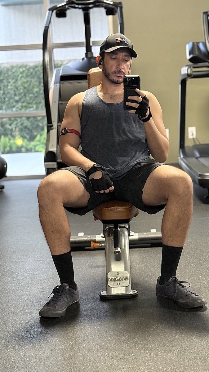 Roboxer85's tweet photo. For the past few days I have struggled to stay awake during the day. I wonder if the digestive work from constant bulk eating is contributing to my fatigue. But I am happy I am steadily growing in muscle and weight.

#bulking #bodyrecomp https://t.co/kcPiJ1uoKl