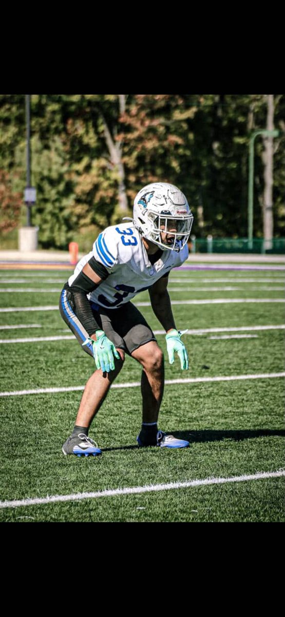 13KameronS's tweet photo. Blessed to receive my first official offer from Howard Prep academy #GoHuskies! https://t.co/qN0jwZwOaj