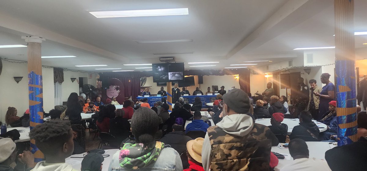 GGbrazela's tweet photo. 69pct community council meeting https://t.co/xneL5B3KcI