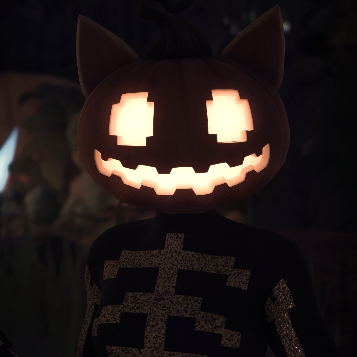 FoxyyChar's tweet photo. Spice looks REALLY cool at night https://t.co/Agl5On0SaA
