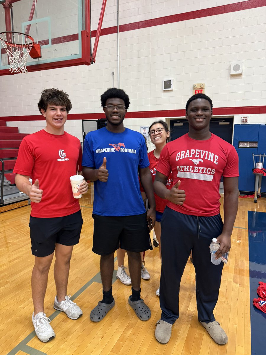 cedric_hicks2's tweet image. So happy to come out and support CTMS 8th grade and support our volleyball girls making their way into playoffs @coachjjohnson9 @coachrsmith12