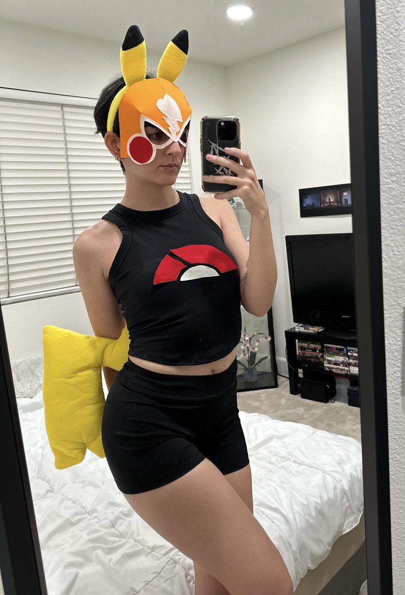 affixtwin's tweet image. went 0-2 while dressed as my main