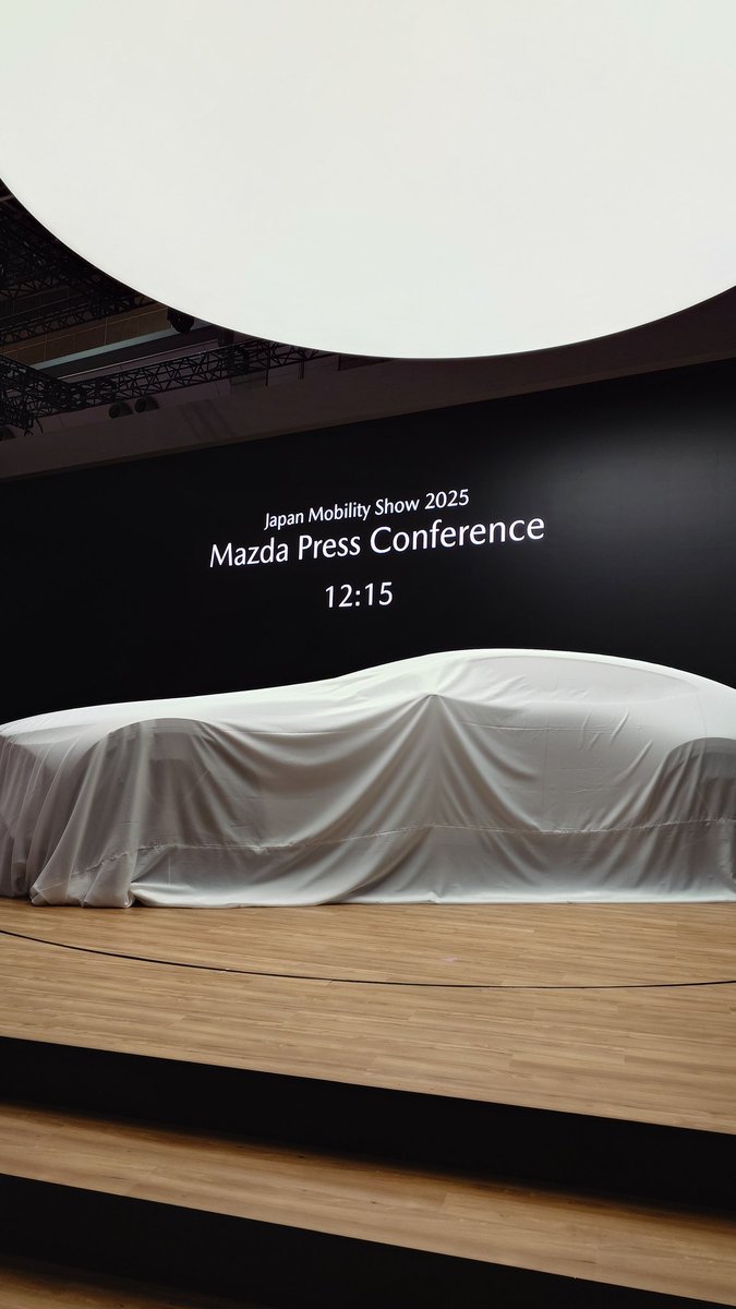 PUMP_MAZDA3's tweet photo. やってきました、ジャパンモビリティーショー2025！

アンベールまであと少し！

#ジャパンモビリティショー2025 #JMS2025 #マツダ  #MAZDA https://t.co/8oTrT4Mjq6