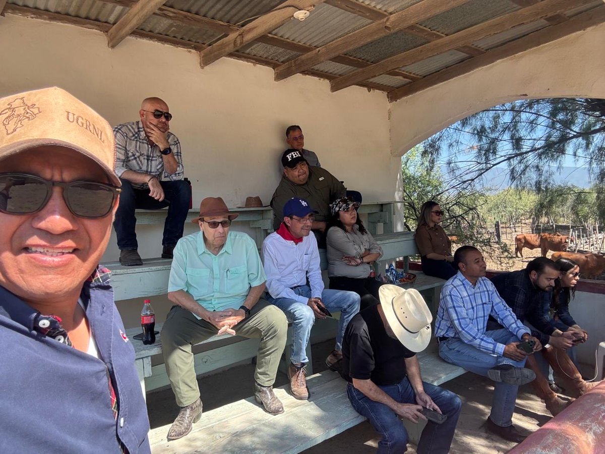 Monumental Lorenzo Garza tweet media