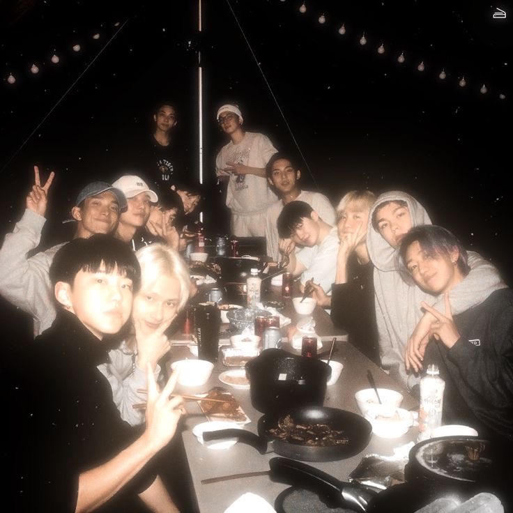 can we trend tags again?

this tweet is gonna be long just like the others but please read 🙏

it’s on our hands to get seventeen this daesang, the past years we couldn’t even dream of winning this daesang as we would never even reach top 3… but finally we literally finished