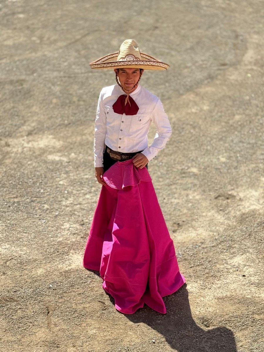 Monumental Lorenzo Garza tweet media