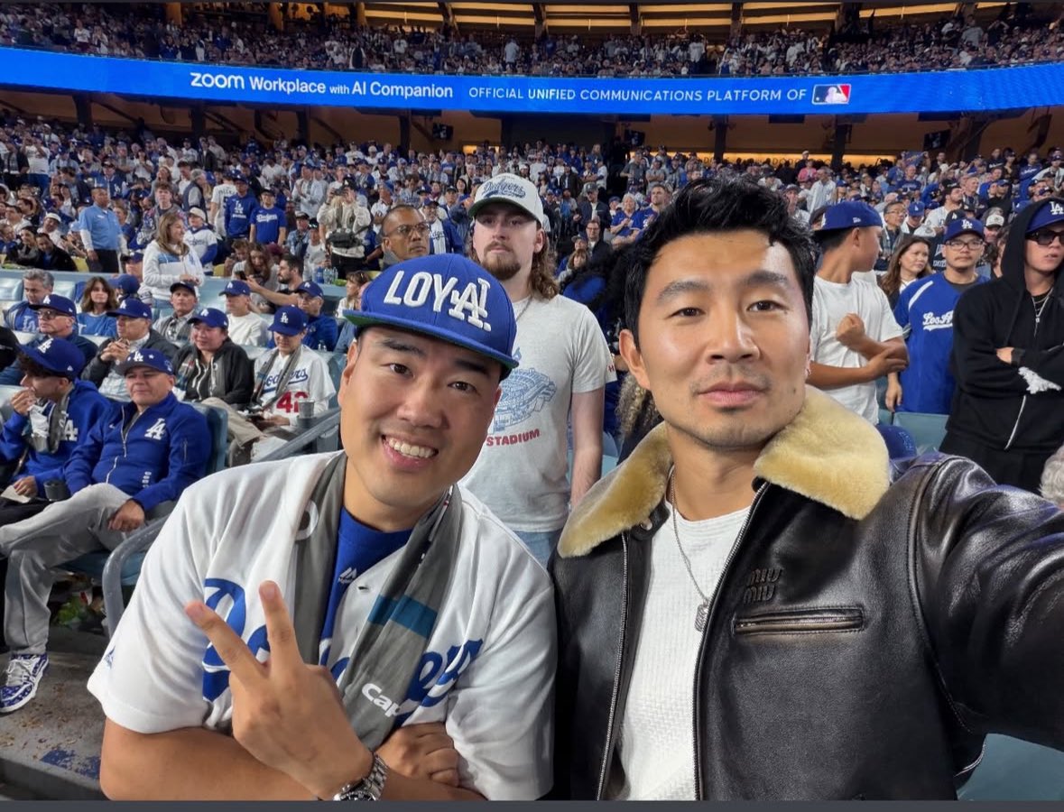 Hey <a href="/Sportsnet/">Sportsnet</a> <a href="/blujays/">Ngwu onyi</a> <a href="/BuckMartinez/">Buck Martinez</a> . We saw Canadian superstar <a href="/SimuLiu/">Simu Liu</a> last night sweating bullets along with the rest of Canada at last night’s game. Let’s see him again tonight on the big screen because we know he’s there. Photo picked from Liu’s IG account